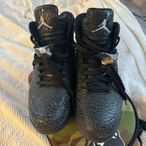USED!!!!!! MENS JORDAN 5 3LAB5 ELEPHANT PRINT